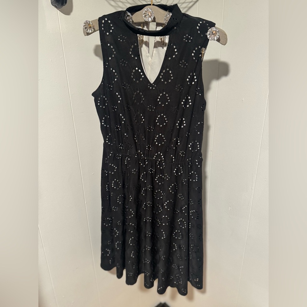 Elegant Black Sleeveless Dress